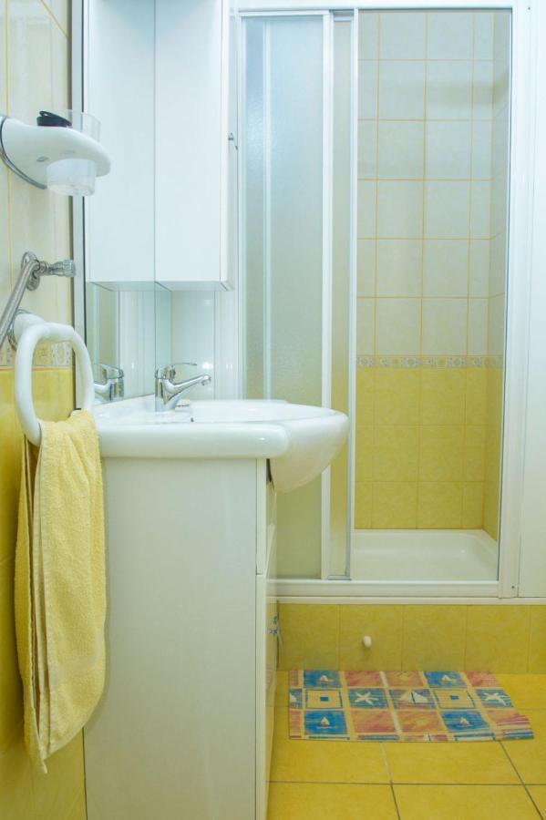 Apartments Marija - By The Sea Rogoznica  Ngoại thất bức ảnh